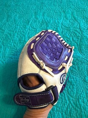 Rawlings Purple and White Fastpitch Softball Glove